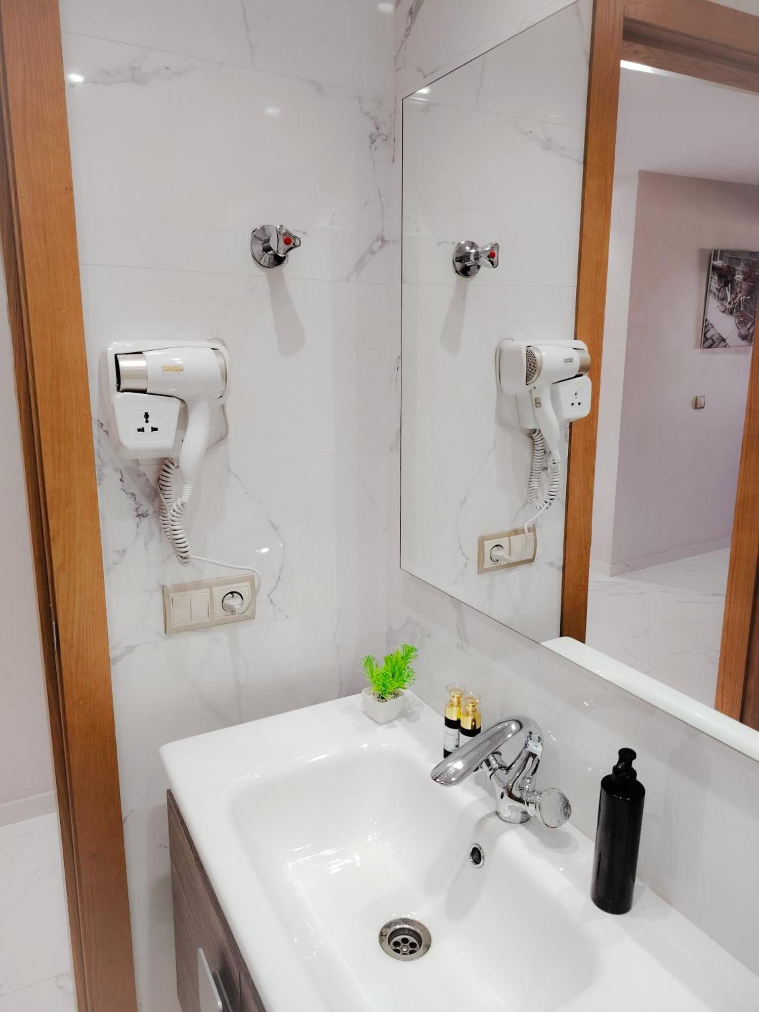 Super Apartement Totalement Neuf Et Climatise A Cote Du Centre Commercial Marjane M2 Tangeri Esterno foto